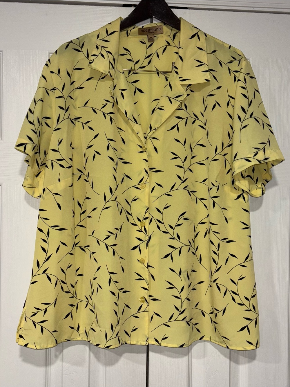 Notations Woman Yellow Short-Sleeve Button Front Blouse Leaf Vine Pattern 3X